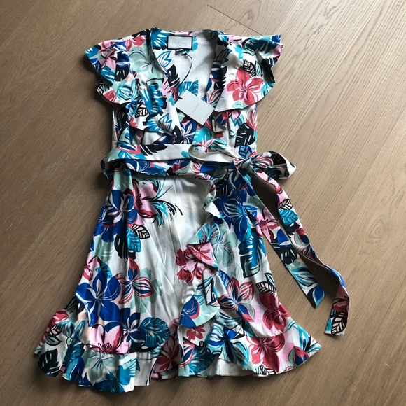 NWT Alexis X Revolve Adena wrap dress - Picture 5 of 8